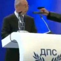 Tentative d’assassinat en direct de Ahmed Dogan - Vidéo
