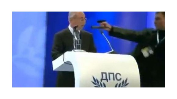 Tentative d’assassinat en direct de Ahmed Dogan - Vidéo