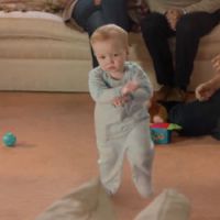 Gangnam Style : un bébé danse pour les cigarettes électroniques E-Lites - Vidéo