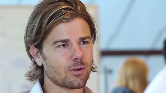 Ce patron idéal baisse son salaire de 90 % pour augmenter ses employés