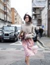 Street Style printemps-été 2015 :  : col roulé et jupe fleurie.