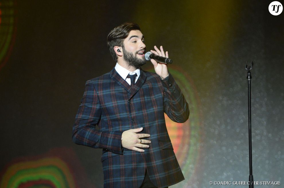  Kendji Girac chante au 28e Téléthon au Champ de Mars à Paris le 6 décembre 2014.  