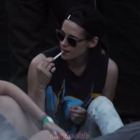 Kristen Stewart : en amoureuse avec Alicia Cargile à Coachella (photos)