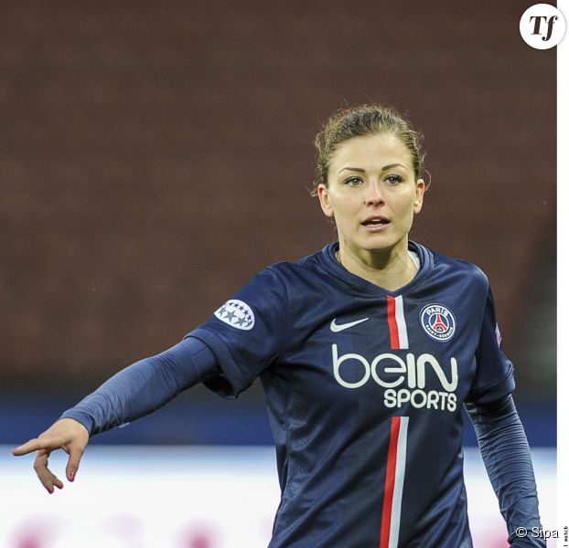 Laure Boulleau || PSG (2015) | Bein sports, Sports, Sports jersey