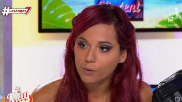 Les Anges 7 : Barbara tacle le mariage de Jessica et Zack (vidéo)