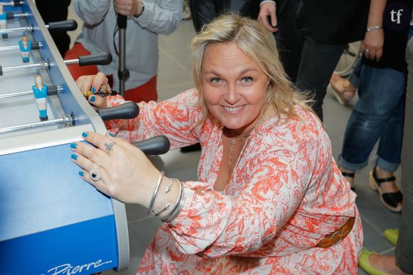 Valérie Damidot lors du tournoi de babyfoot à l'occasion de la 7e coupe du monde de football féminin au village by CA à Paris le 08 juin 2015 