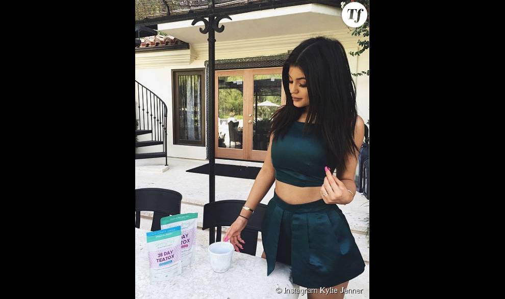 Sur Instagram, les peoples, comme Kylie Jenner, vantent les mérites de la teatox.