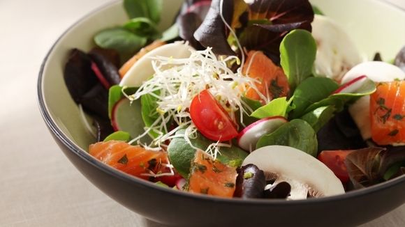 5 idées de salades pas ennuyeuses pour l'été