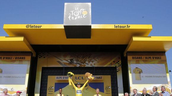 Tour de France 2015 : revoir l'arrivée et le podium à Paris du 26 juillet (replay France2)