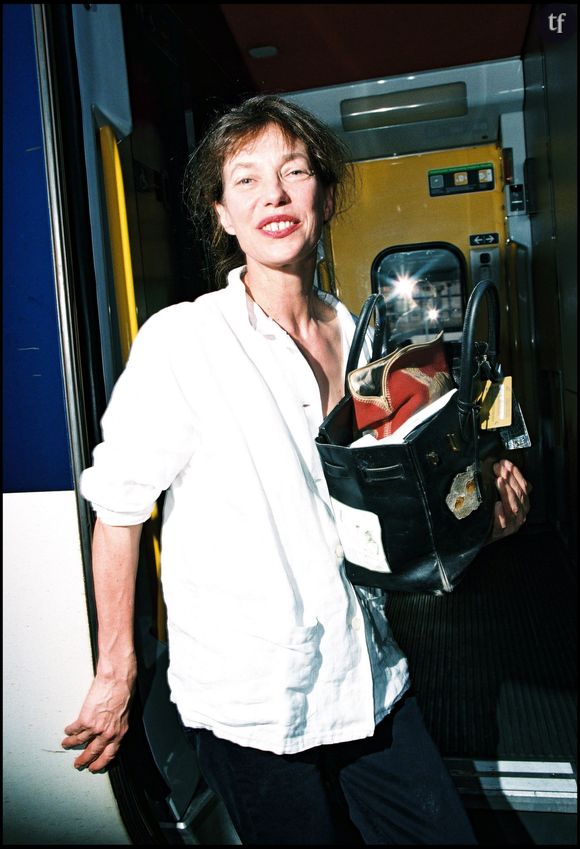 Jane Birkin et le sac portant son nom.