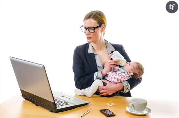 Donner le biberon en faisant autre chose serait mauvais pour le bébé