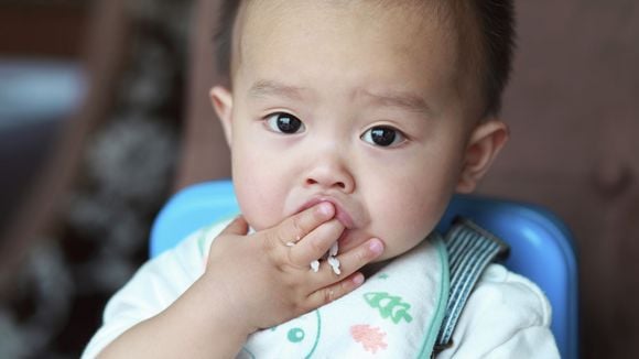 Pourquoi il faudrait éviter de donner du riz à manger aux bébés