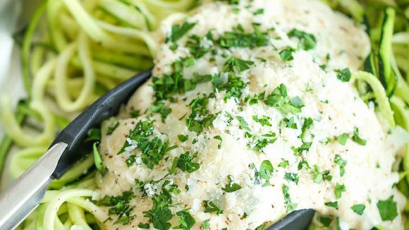 Zucchini Alfredo : la recette saine et délicieuse des pâtes de courgettes