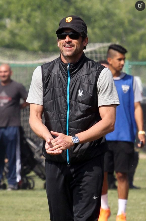 Patrick Dempsey et sa femme Jillian Fink assistent à un match de football de leurs fils Darby et Sullivan à Los Angeles le 20 mars 2016