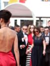 Bella Hadid - Montée des marches du film "La fille inconnue" lors du 69ème Festival International du Film de Cannes, e 18 mai 2016