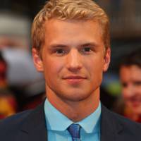 Unreal saison 1 : qui est Freddie Stroma, l'acteur qui joue Adam ?