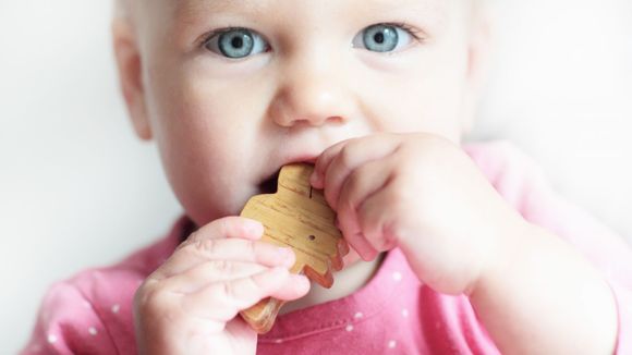 10 techniques efficaces pour soulager les dents de bébé