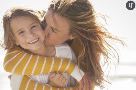 En témoignant votre affection à votre enfant, vous lui apprenez à se soucier des autres et à aimer.