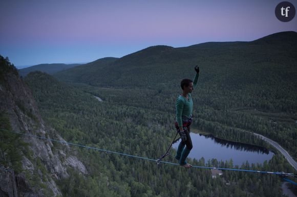 Une magnifique highline (slackline longue, généralement de 200 à 500 m) pour les experts !