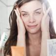 Voici 4 remèdes naturels pour soulager la migraine.