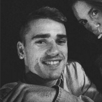 Antoine Griezmann : jeune papa heureux avec sa compagne Erika (photos)