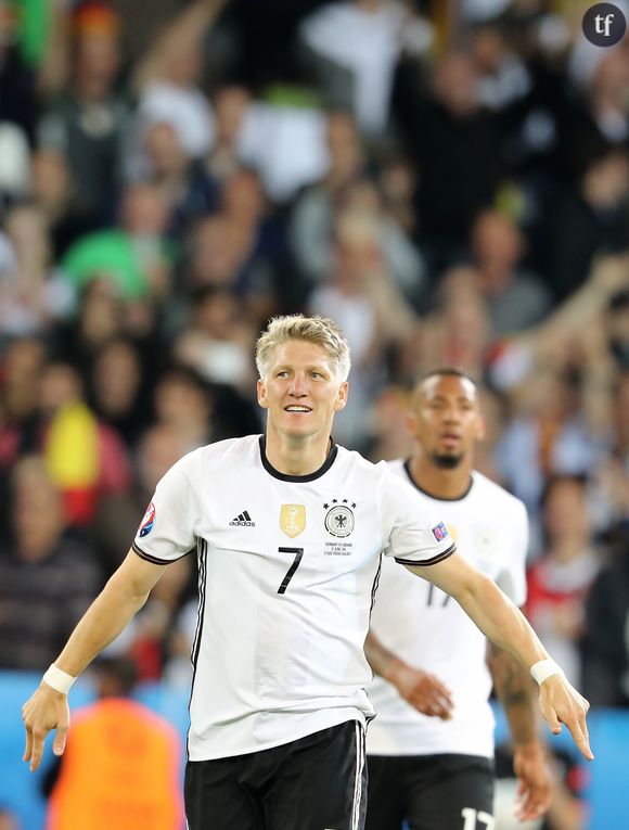 Bastian Schweinsteiger pendant le match de l'Euro 2016 Allemagne-Ukraine au Stade Pierre-Mauroy à Lille, le 12 juin 2016