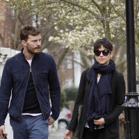 Jamie Dornan : balade complice avec sa femme Amelia Warner avant le départ pour la France (photos)