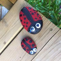 DIY : Comment faire de jolies coccinelles-cailloux avec les enfants