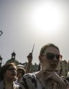 Manifestation à Varsovie contre l'interdiction de l'IVG : les femmes brandissent des cintres, tristes symboles des avortements clandestins, pour inciter le Parlement polonais à reculer