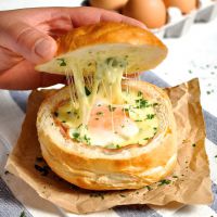 Bol de pain au jambon, oeuf et fromage : la recette facile et rapide