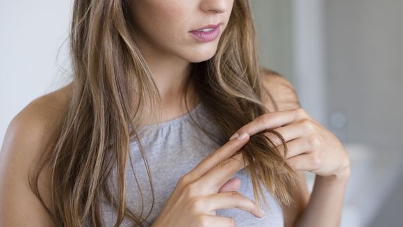 Hair dusting : la technique pour réparer les cheveux longs sans les couper