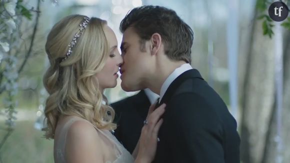 Le mariage de Caroline et Stefan dans l'épisode 15 de The Vampire Diaries