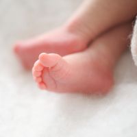 Pourquoi les bébés prématurés pourraient avoir besoin de caféine