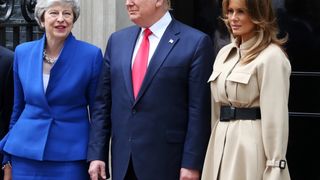Pourquoi le cadeau de Theresa May à Melania Trump a été jugé sexiste
