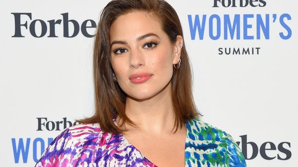 Ashley Graham dévoile ses vergetures sur Instagram (et on applaudit)