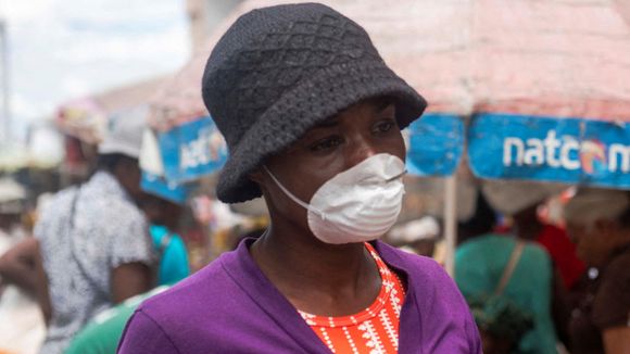 "Les femmes sont les premières victimes des crises" : le cri d'alerte de l'ONG CARE