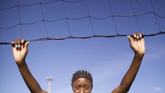 "Le foot est un levier d'émancipation pour les filles" : la championne Kadidiatou Diani s'engage