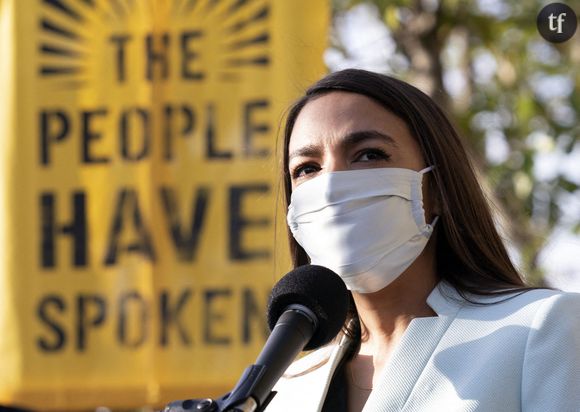 "Je vais bien" : la députée Alexandria Ocasio-Cortez réagit à l'invasion violente du Capitole