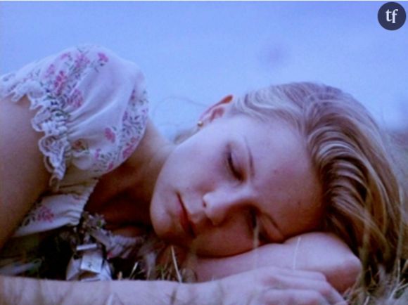 Kirsten Dunst dans le film "Virgin Suicides" de Sofia Coppola