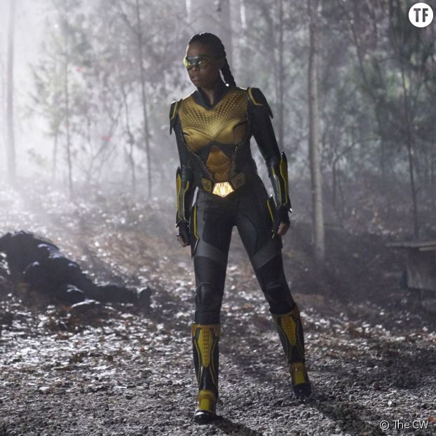 Nafessa Williams est Thunder, alias Anissa Pierce, supergirl badass de "Black Lightning".