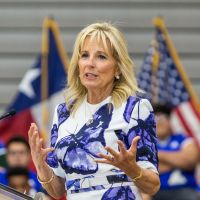 Jill Biden réplique aux critiques sur ses collants (et c'est bien envoyé)