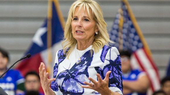 Jill Biden réplique aux critiques sur ses collants (et c'est bien envoyé)