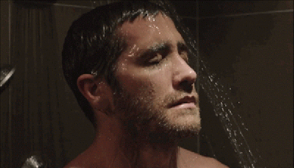 Jake Gyllenhaal sous la douche dans "Demolition"