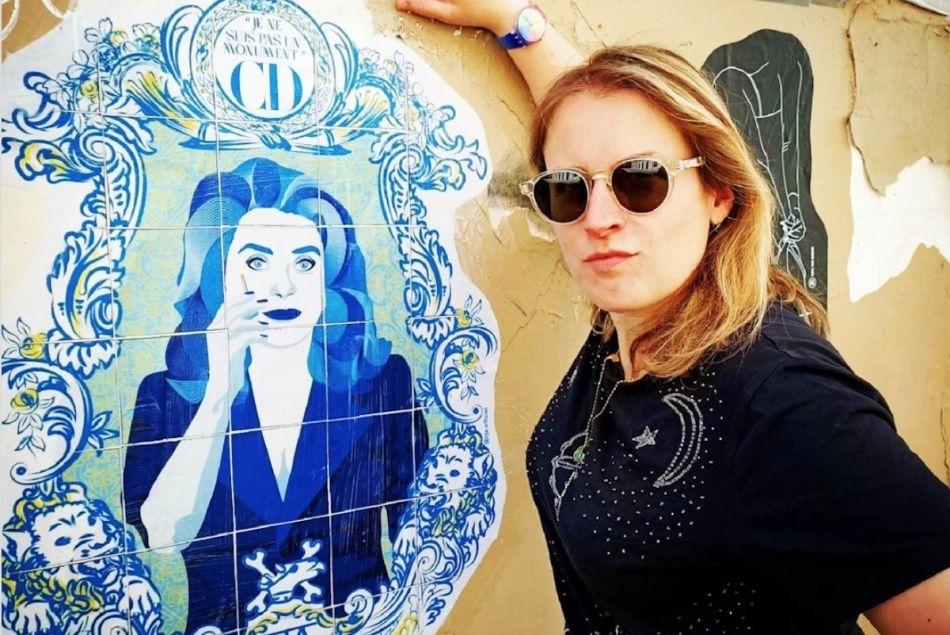 OJA, la street artist qui immortalise dans Paris les icônes de la pop culture