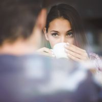 La raison pour laquelle les femmes n'osent pas faire le premier pas est bien triste