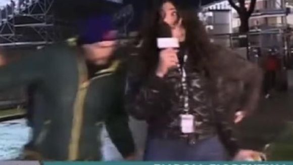 L'agression sexuelle d'une journaliste en direct indigne l'Italie