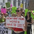 Les Américaines manifestent après la révocation du droit à l'avortement aux Etats-Unis