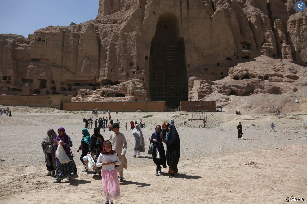 Des Afghan·es visitent le Bouddha en Afghanistan, 2022