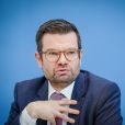  Le ministre de la Justice germanique Marco Buschmann proteste contre l'interdiction d'un tube de l'été jugé "sexiste" 