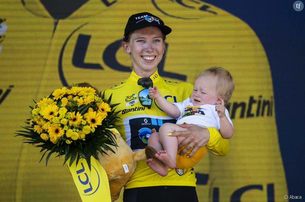  Lorena Wiebes, première femme en maillot jaune du Tour de France Femmes le 24 juillet 2022 